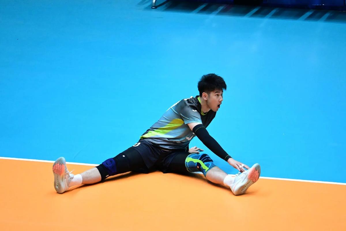 的人通过艺 的人通过艺